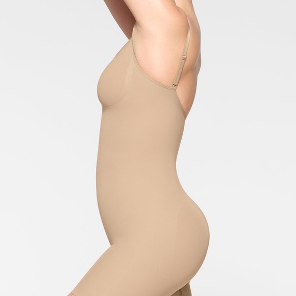 Skims Seamless Sculpt Mid Thigh Bodysuit - Picture 2 of 4
